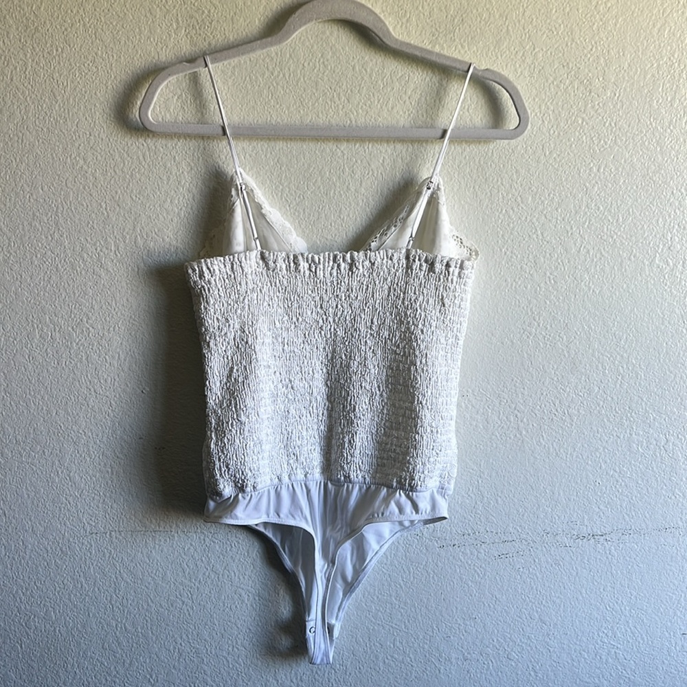 Express Allover Lace Thong White Bodysuit Medium NWOT Beautiful!! - Picture 8 of 10